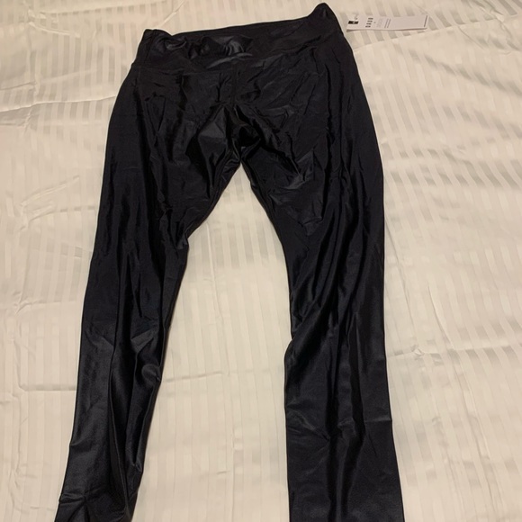 Final Clearance! DAUB + DESIGN Radiance Leggings - Picture 2 of 3
